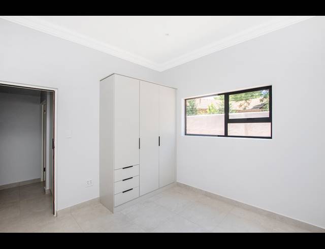 3 BEDROOM APARTMENT FOR SALE IN SANDOWN
